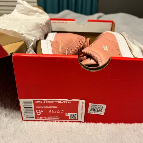 Nike Court Vintage Premium Sneaker | Pink | 9.5 - Picture 8 of 9